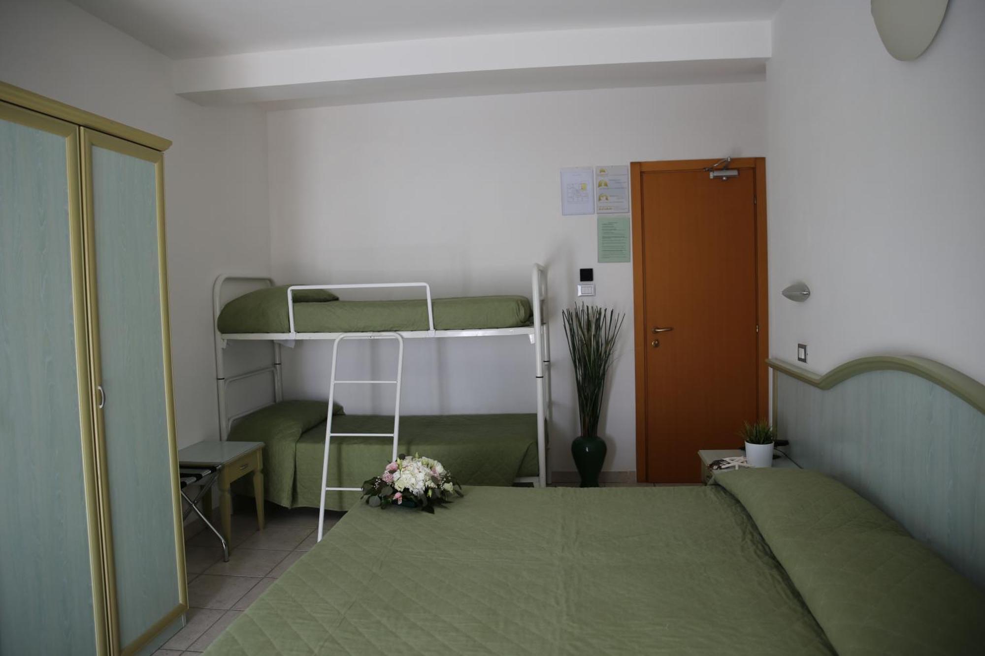 Hotel Philadelphia Cattolica Pokoj fotografie